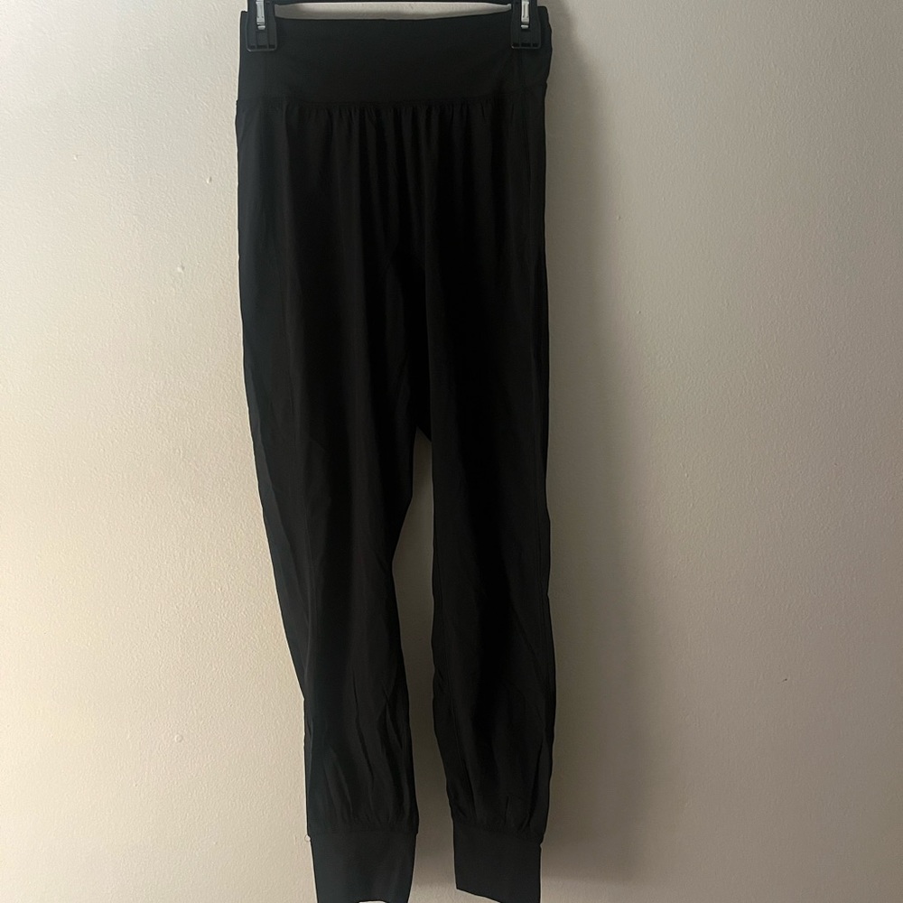 Lululemon black joggers